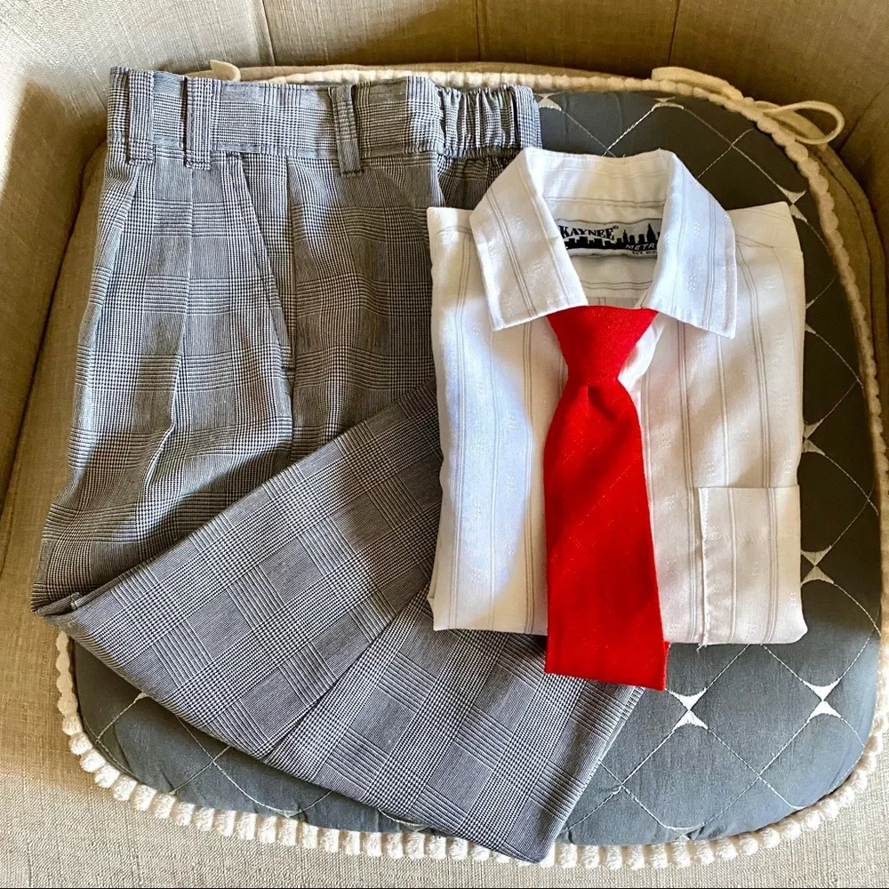 Kids White and Gray Matching Set with Red Tie - Picture 3 of 9